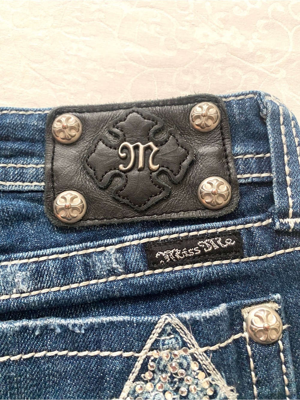 Miss Me Cut Off Jean Shorts Darker Wash Boot Cut Raw Hem Size 30 - Picture 6 of 13